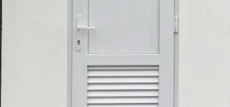 Puerta-Panelada-Con-Louvers